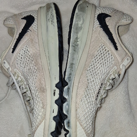 Nike Stussy Cream Mesh Running Shoes - Picture 7 of 9